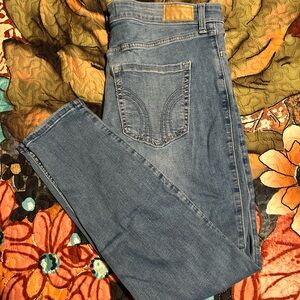 Hollister High-Rise Skinny Jeans